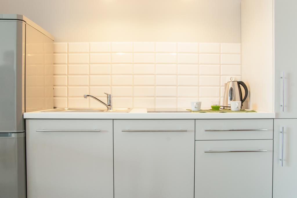 Bizapartments - Modern Flats With Parking وارسو الغرفة الصورة